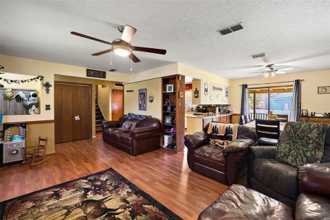 House in Astor, Florida 4 bedrooms, 152.17 sq.m. № 1724737 - photo 7