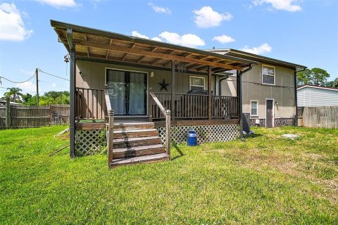 Casa en venta en Astor, Florida, 4 dormitorios, 152.17 m2 № 1724737 - foto 27