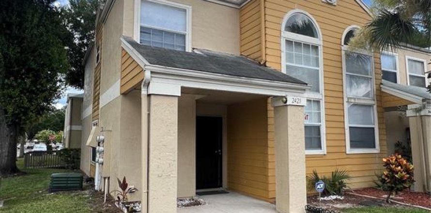 Adosado en Kissimmee, Florida 2 dormitorios, 117.52 m2 № 1804740