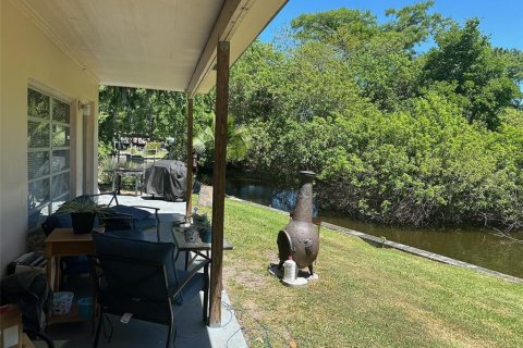 House in Okeechobee, Florida 5 bedrooms, 213.68 sq.m. № 1685489 - photo 10