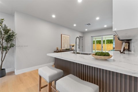 Villa ou maison à vendre à Miami, Floride: 3 chambres, 110.55 m2 № 1893094 - photo 9