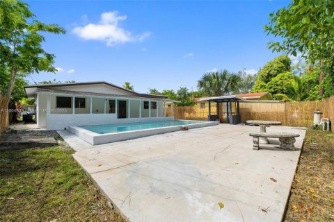 Villa ou maison à vendre à Miami, Floride: 3 chambres, 110.55 m2 № 1893094 - photo 25