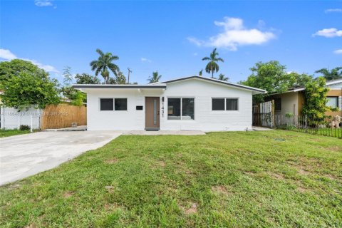 Villa ou maison à vendre à Miami, Floride: 3 chambres, 110.55 m2 № 1893094 - photo 1