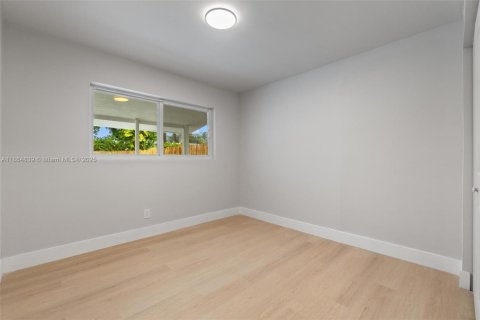 Villa ou maison à vendre à Miami, Floride: 3 chambres, 110.55 m2 № 1893094 - photo 22