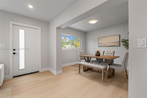 Villa ou maison à vendre à Miami, Floride: 3 chambres, 110.55 m2 № 1893094 - photo 6
