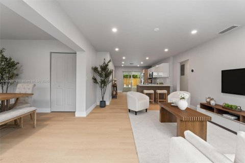 Villa ou maison à vendre à Miami, Floride: 3 chambres, 110.55 m2 № 1893094 - photo 4