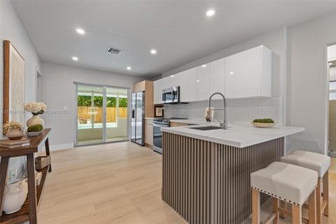 Villa ou maison à vendre à Miami, Floride: 3 chambres, 110.55 m2 № 1893094 - photo 10