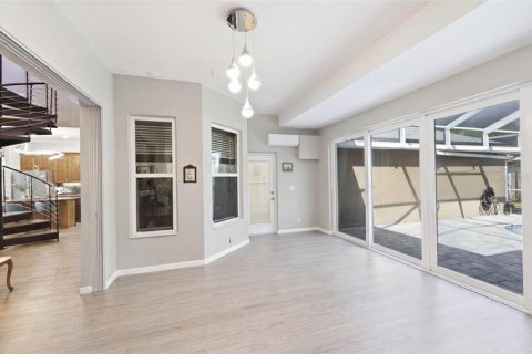 Casa en venta en New Port Richey, Florida, 4 dormitorios, 323.67 m2 № 2112083 - foto 13