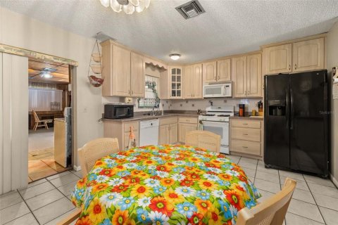 Villa ou maison à vendre à Avon Park, Floride: 3 chambres, 211.54 m2 № 2304441 - photo 17