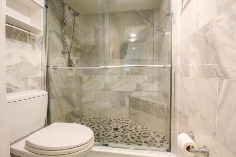 Condominio en alquiler en Punta Gorda, Florida, 2 dormitorios, 105.72 m2 № 213608 - foto 13