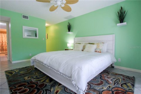 Condominio en alquiler en Punta Gorda, Florida, 2 dormitorios, 105.72 m2 № 213608 - foto 9