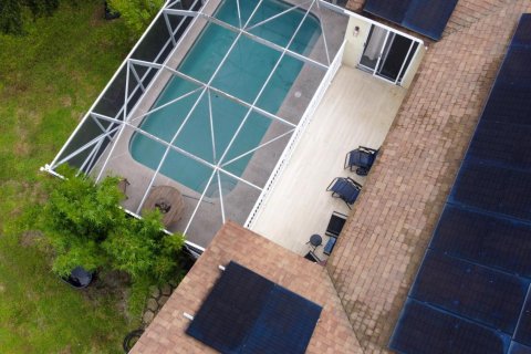 House in Port St. Lucie, Florida 5 bedrooms, 399.48 sq.m. № 2392143 - photo 3