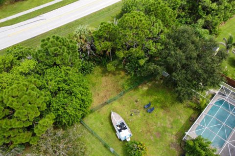 House in Port St. Lucie, Florida 5 bedrooms, 399.48 sq.m. № 2392143 - photo 10