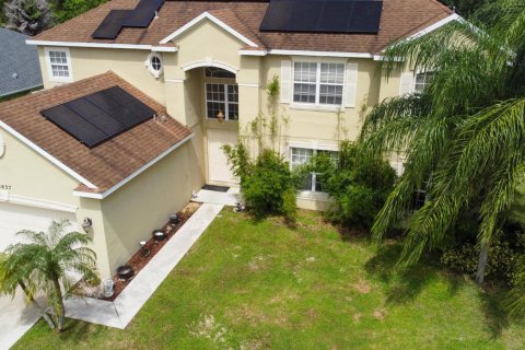 House in Port St. Lucie, Florida 5 bedrooms, 399.48 sq.m. № 2392143 - photo 18