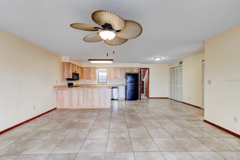 Villa ou maison à vendre à New Smyrna Beach, Floride: 5 chambres, 394.83 m2 № 1364727 - photo 20