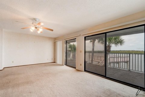 Villa ou maison à vendre à New Smyrna Beach, Floride: 5 chambres, 394.83 m2 № 1364727 - photo 29