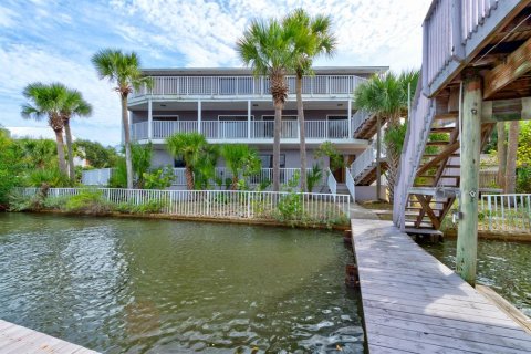 Villa ou maison à vendre à New Smyrna Beach, Floride: 5 chambres, 394.83 m2 № 1364727 - photo 1