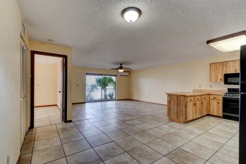 Villa ou maison à vendre à New Smyrna Beach, Floride: 5 chambres, 394.83 m2 № 1364727 - photo 16