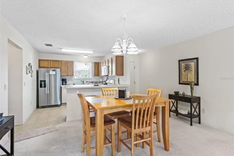 Casa en alquiler en The Villages, Florida, 2 dormitorios, 102.19 m2 № 1832648 - foto 4
