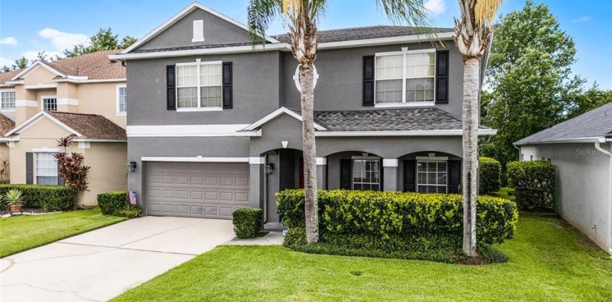 House in Orlando, Florida 6 bedrooms, 266.82 sq.m. № 1785136