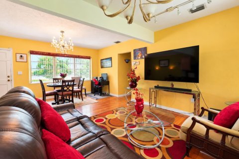 Casa en venta en Miami, Florida, 3 dormitorios, 125.88 m2 № 2387030 - foto 10