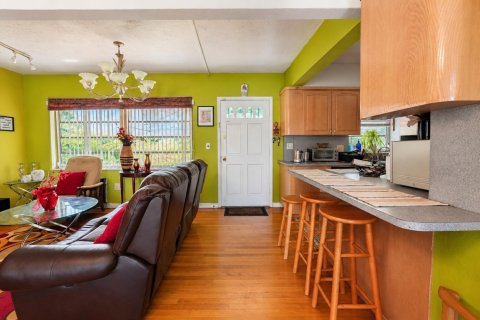 Casa en venta en Miami, Florida, 3 dormitorios, 125.88 m2 № 2387030 - foto 6