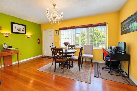 Casa en venta en Miami, Florida, 3 dormitorios, 125.88 m2 № 2387030 - foto 13