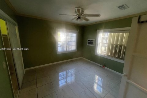 Villa ou maison à louer à Miami, Floride: 2 chambres, 159.61 m2 № 2076678 - photo 9