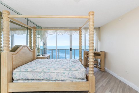 Condominio en venta en Sunny Isles Beach, Florida, 2 dormitorios, 169.08 m2 № 1940552 - foto 26