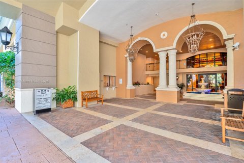Condo in Coral Gables, Florida, 2 bedrooms  № 1688754 - photo 4