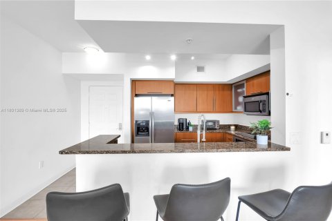 Condo in Coral Gables, Florida, 2 bedrooms  № 1688754 - photo 13