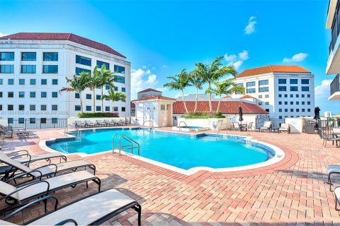 Condo in Coral Gables, Florida, 2 bedrooms  № 1688754 - photo 29
