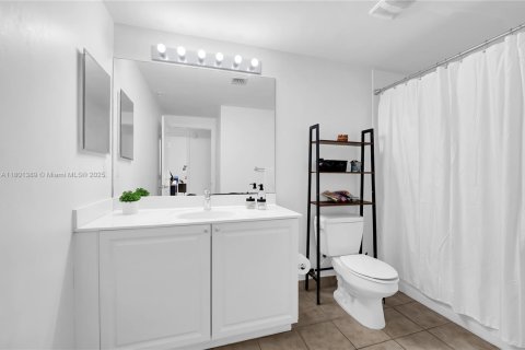 Condo in Coral Gables, Florida, 2 bedrooms  № 1688754 - photo 20