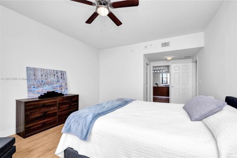 Condo in Coral Gables, Florida, 2 bedrooms  № 1688754 - photo 15