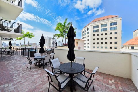 Condo in Coral Gables, Florida, 2 bedrooms  № 1688754 - photo 30