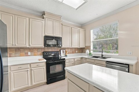 House in Orlando, Florida 4 bedrooms, 236.62 sq.m. № 2396990 - photo 8