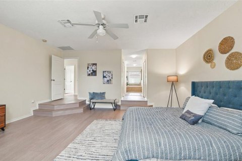 House in Orlando, Florida 4 bedrooms, 236.62 sq.m. № 2396990 - photo 24