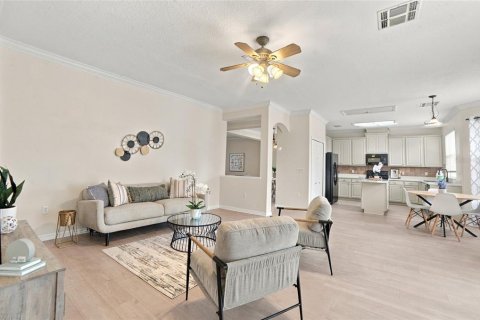 House in Orlando, Florida 4 bedrooms, 236.62 sq.m. № 2396990 - photo 10