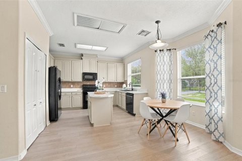 House in Orlando, Florida 4 bedrooms, 236.62 sq.m. № 2396990 - photo 6