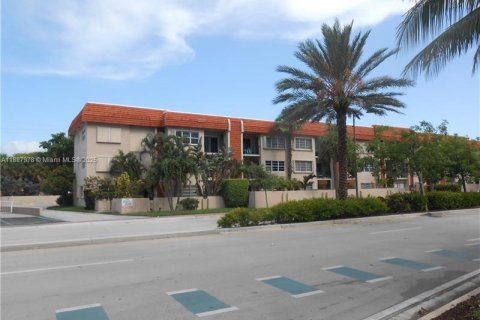 Copropriété à louer à Fort Lauderdale, Floride: 1 chambre, 63.17 m2 № 1942034 - photo 2