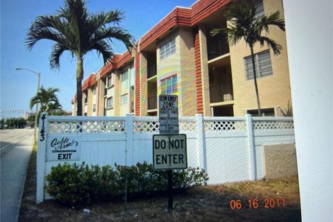 Copropriété à louer à Fort Lauderdale, Floride: 1 chambre, 63.17 m2 № 1942034 - photo 1