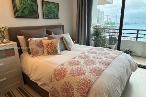 Condo in Miami, Florida, 2 bedrooms  № 2058550 - photo 9