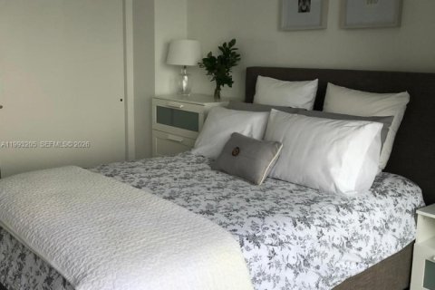 Condo in Miami, Florida, 2 bedrooms  № 2058550 - photo 11