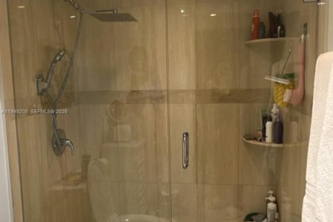 Condo in Miami, Florida, 2 bedrooms  № 2058550 - photo 15