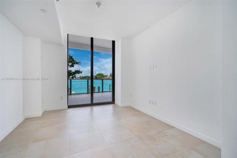 Condo in Bay Harbor Islands, Florida, 2 bedrooms  № 1710603 - photo 27