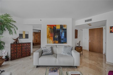 Condominio en venta en Aventura, Florida, 2 dormitorios, 120.77 m2 № 2244259 - foto 11