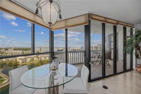 Condominio en venta en Aventura, Florida, 2 dormitorios, 120.77 m2 № 2244259 - foto 27