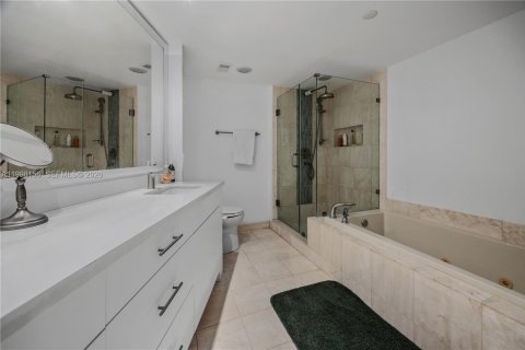 Condominio en venta en Aventura, Florida, 2 dormitorios, 120.77 m2 № 2244259 - foto 19