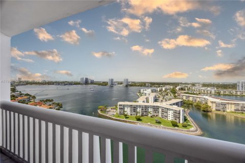 Condominio en Aventura, Florida, 2 dormitorios № 2244259