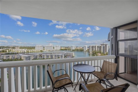 Condominio en venta en Aventura, Florida, 2 dormitorios, 120.77 m2 № 2244259 - foto 3
